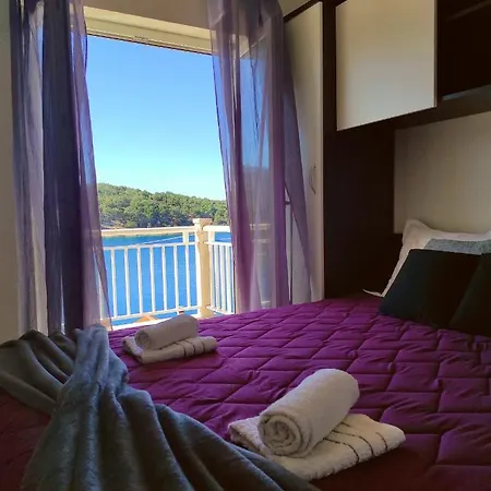 Apartman Doris Povlja